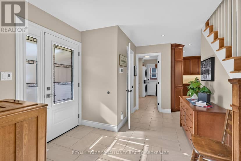 640 Braeside Crescent, Kingston, photo 3