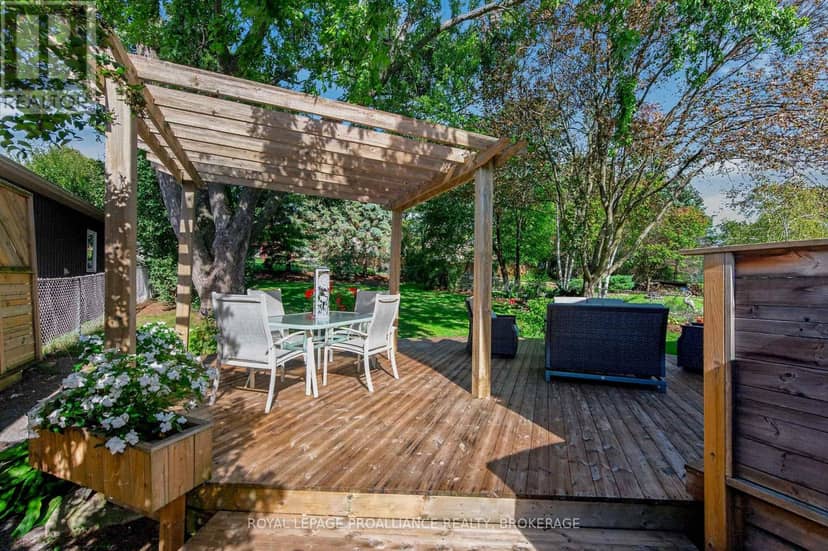 640 Braeside Crescent — photo 35 of 40