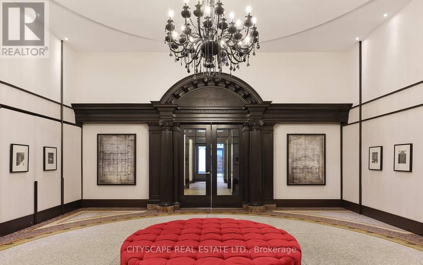 4810 - 197 Yonge Street — photo 1 of 15