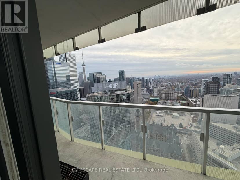 4810 - 197 Yonge Street — photo 13 of 15