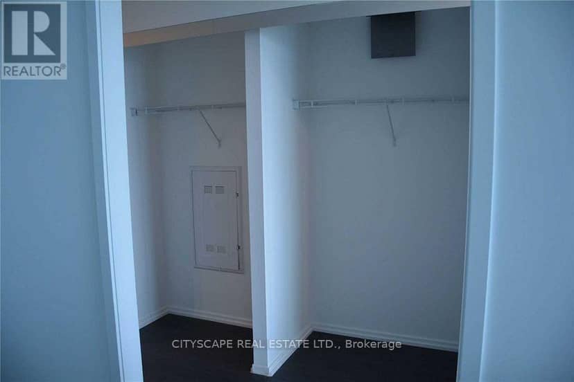 4810 - 197 Yonge Street — photo 9 of 15