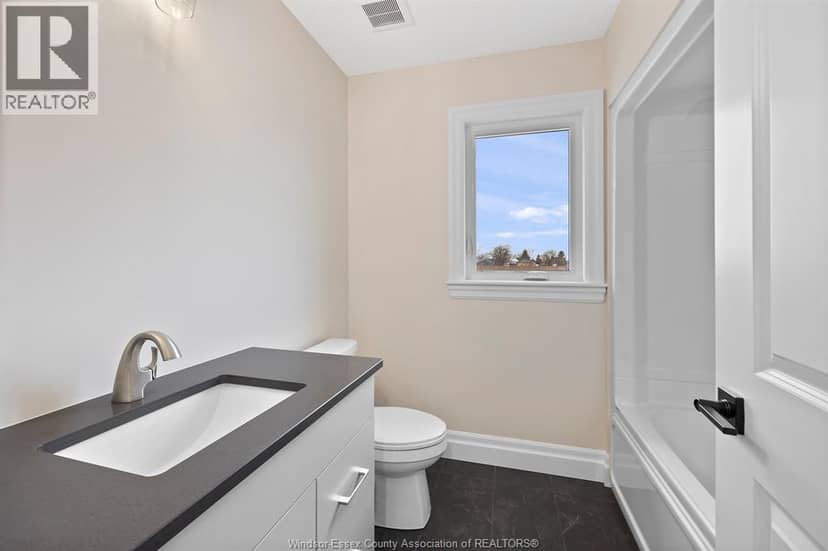 1247 Campana Crescent — photo 17 of 33
