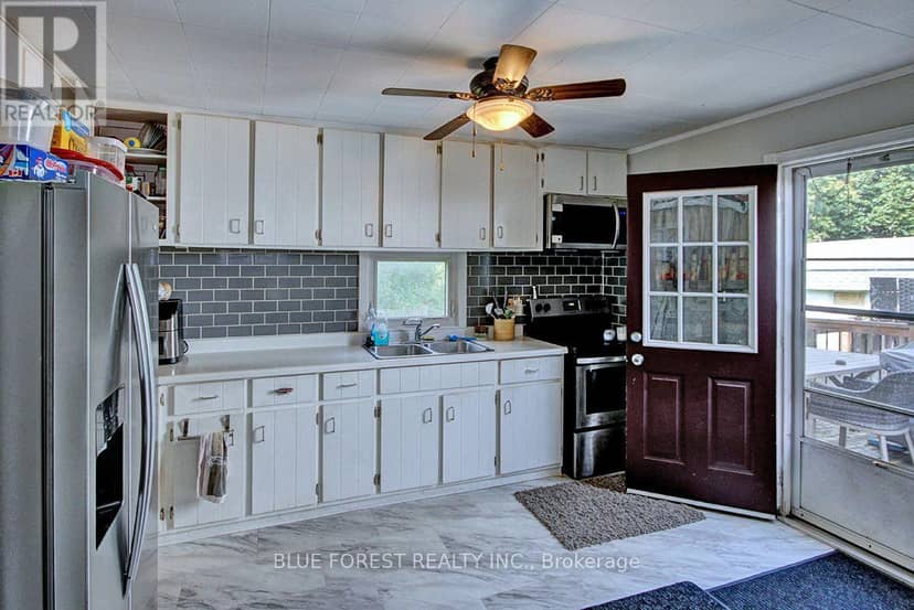 439 Beatrice Street, London East, photo 8