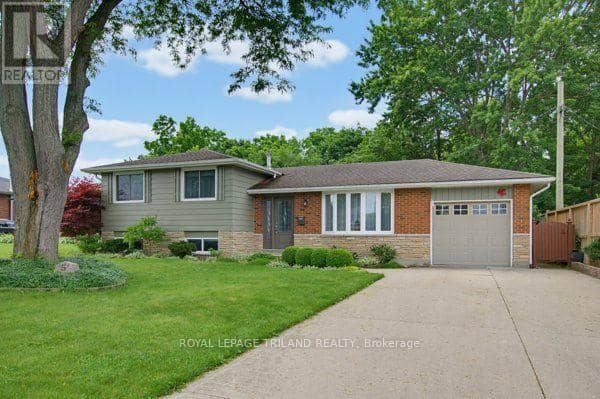 5 Warren Crescent — photo 1 of 40