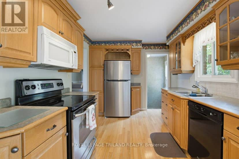 5 Warren Crescent — photo 10 of 40