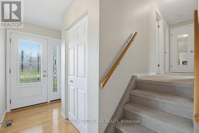 5 Warren Crescent — photo 3 of 40