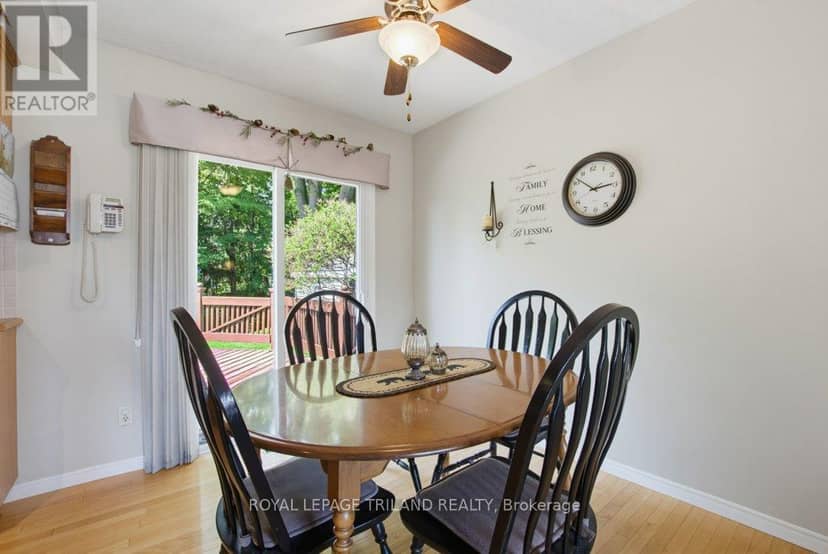 5 Warren Crescent — photo 8 of 40