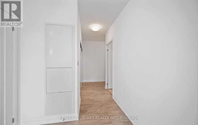 315 - 286 Main Street — photo 5 of 40