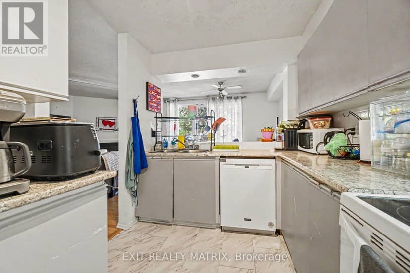 302 - 1589 St. Bernard Street — photo 18 of 33