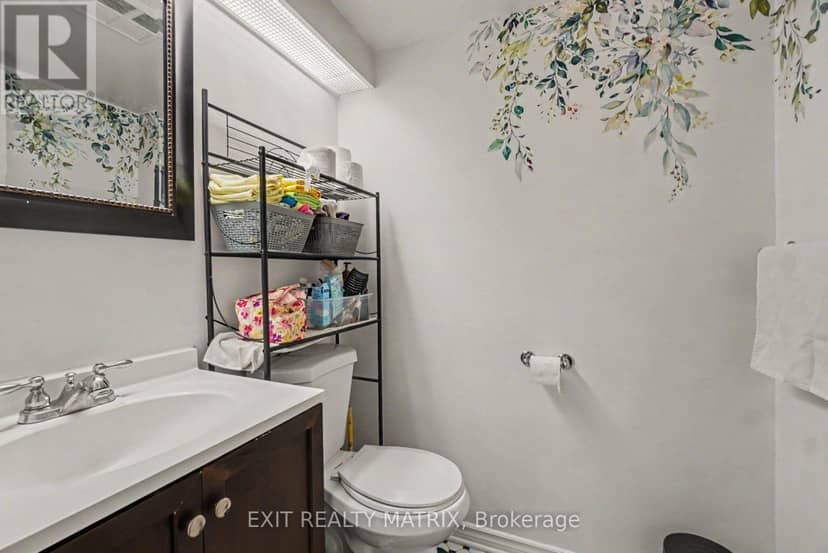 302 - 1589 St. Bernard Street — photo 20 of 33
