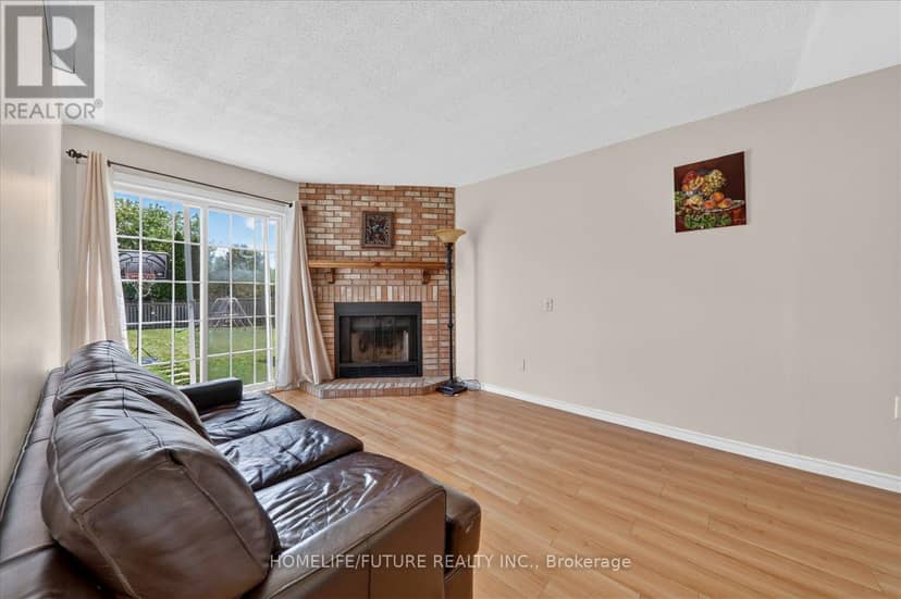 63 Chloe Crescent — photo 18 of 40
