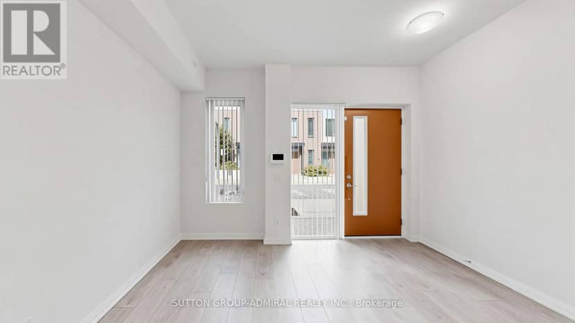 TH 42 - 1020 Portage Parkway, Vaughan, photo 3