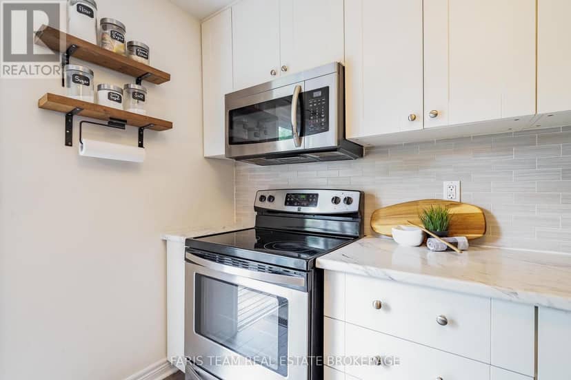 E4 - 63 Ferris Lane, Barrie, photo 6