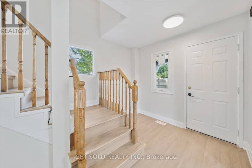 232 Kozlov Street, Barrie, photo 2