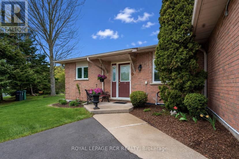 1 - 28 Reddington Drive — photo 4 of 40