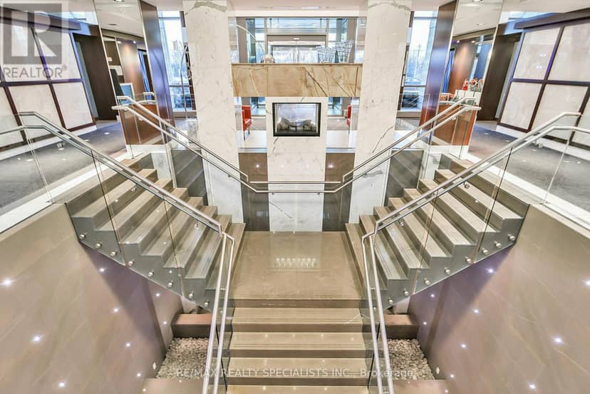 1609 - 235 Sherway Gardens Road — photo 3 of 40