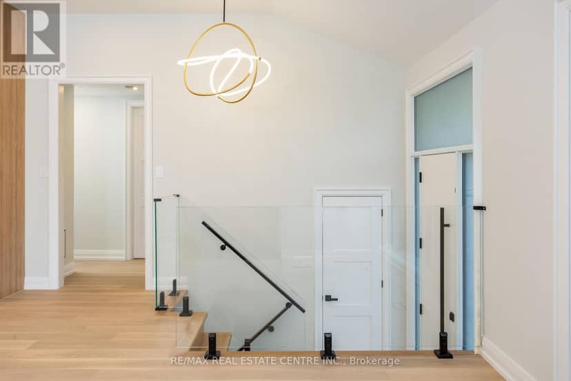 446 Willis Drive — photo 3 of 37