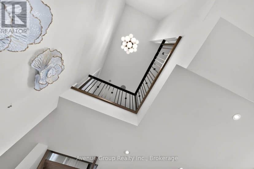 33 Cartwright Avenue — photo 18 of 40