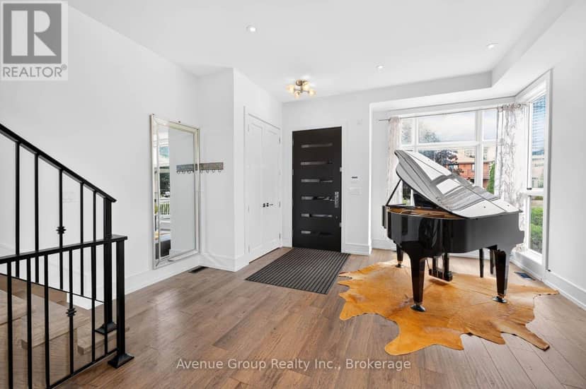 33 Cartwright Avenue — photo 2 of 40