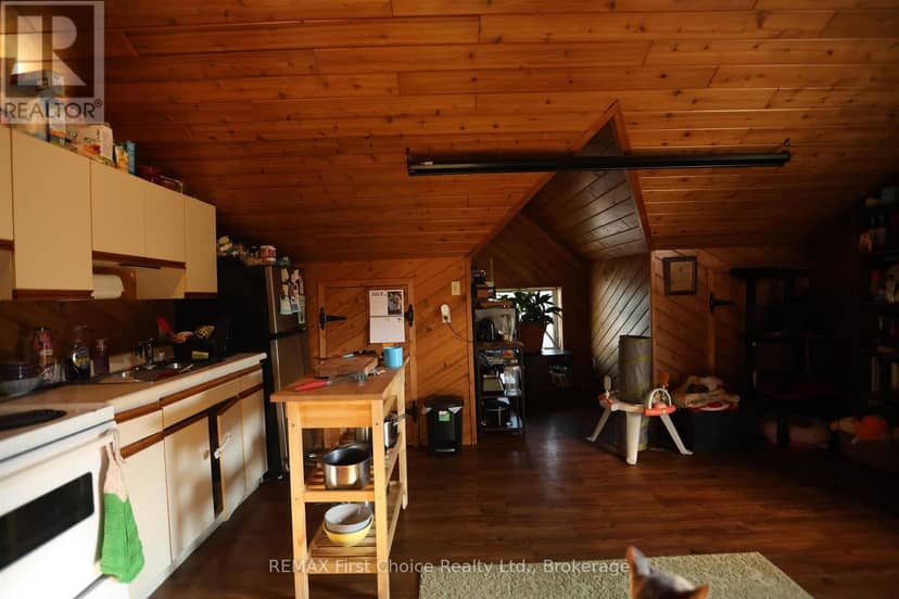 711 Ridgeway Street E — photo 15 of 22