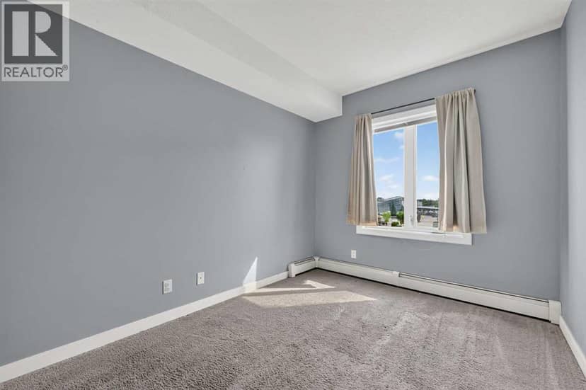 2405, 604 East Lake Boulevard NE — photo 21 of 31