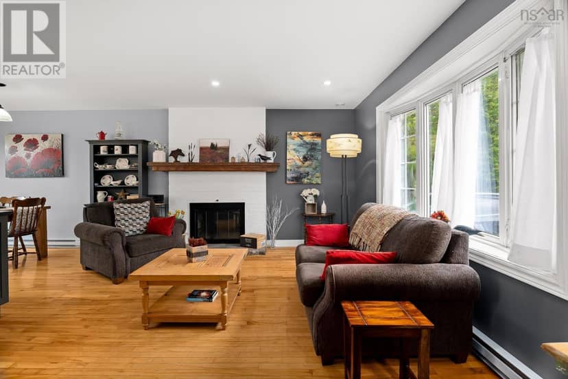 50 Lethbridge Avenue — photo 3 of 33