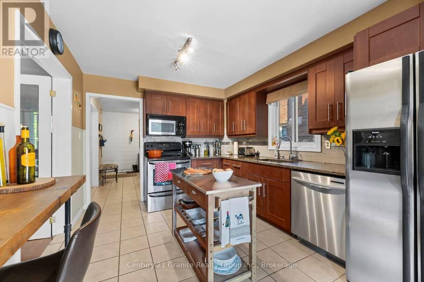 25 Greenwood Road — photo 11 of 39