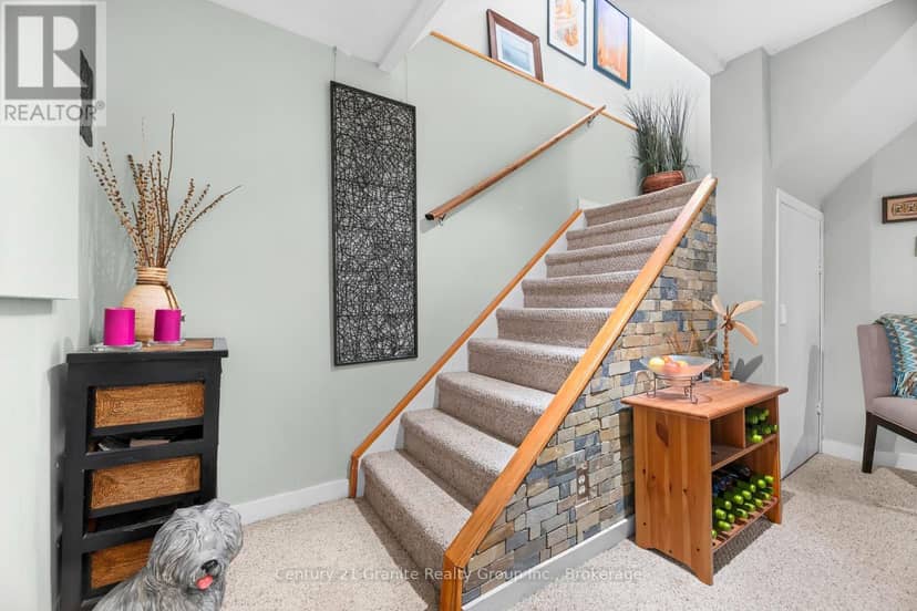 25 Greenwood Road — photo 21 of 39