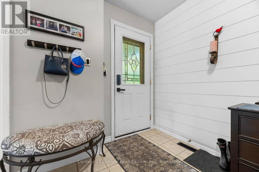 25 Greenwood Road — photo 3 of 39