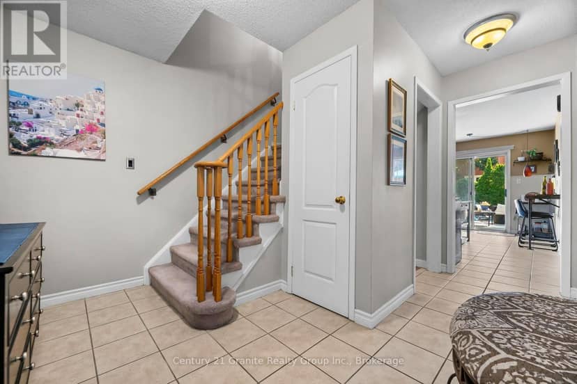 25 Greenwood Road — photo 4 of 39