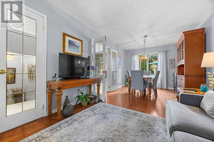 25 Greenwood Road — photo 6 of 39