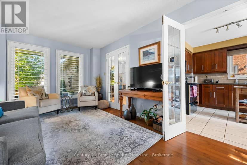 25 Greenwood Road — photo 7 of 39