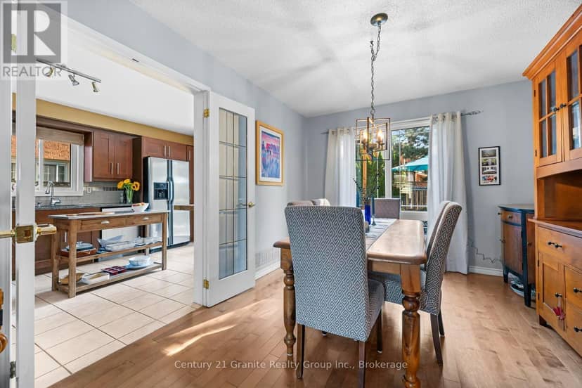 25 Greenwood Road — photo 8 of 39