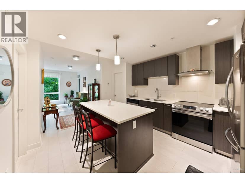 205 733 W 3RD STREET, North Vancouver, photo 8