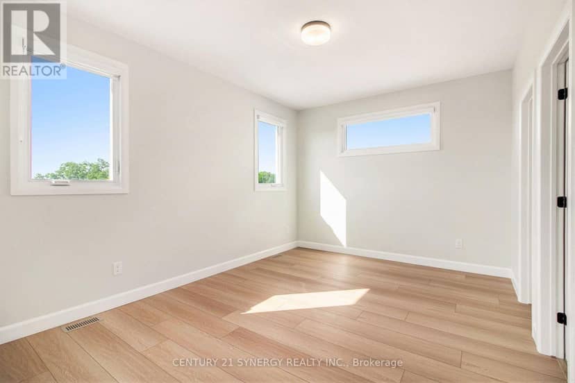 36 Helen Street — photo 12 of 27