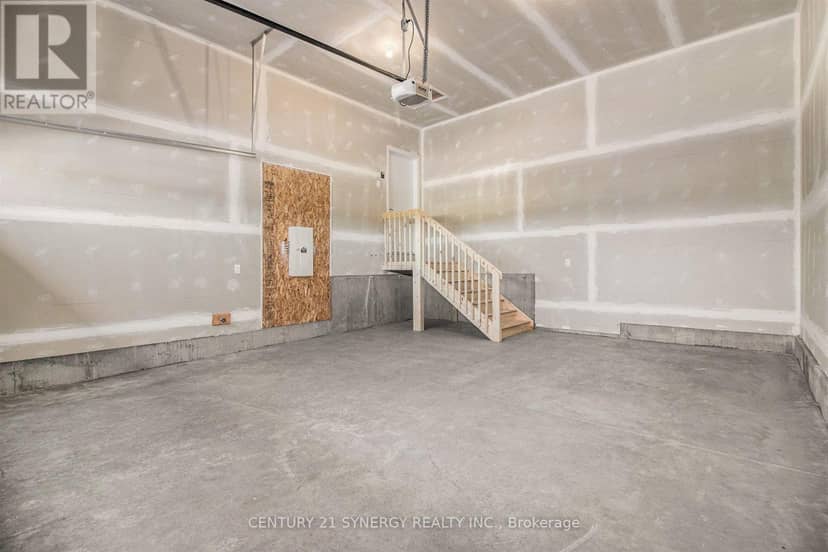 36 Helen Street — photo 24 of 27