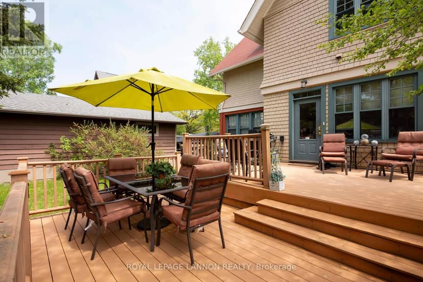 34 Winnipeg Avenue — photo 6 of 40