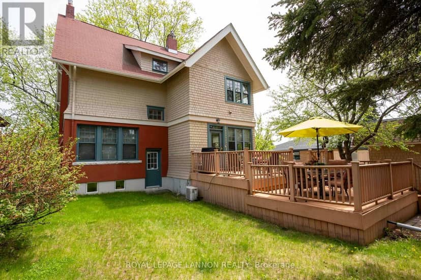 34 Winnipeg Avenue — photo 7 of 40