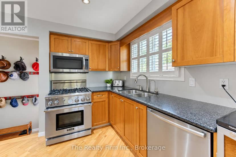 218 Forestwood Drive — photo 11 of 40