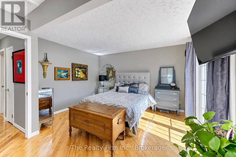 218 Forestwood Drive — photo 22 of 40