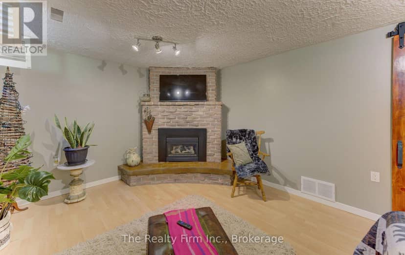 218 Forestwood Drive — photo 37 of 40