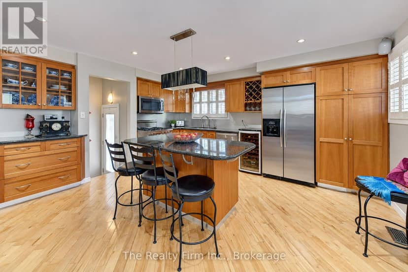 218 Forestwood Drive — photo 9 of 40