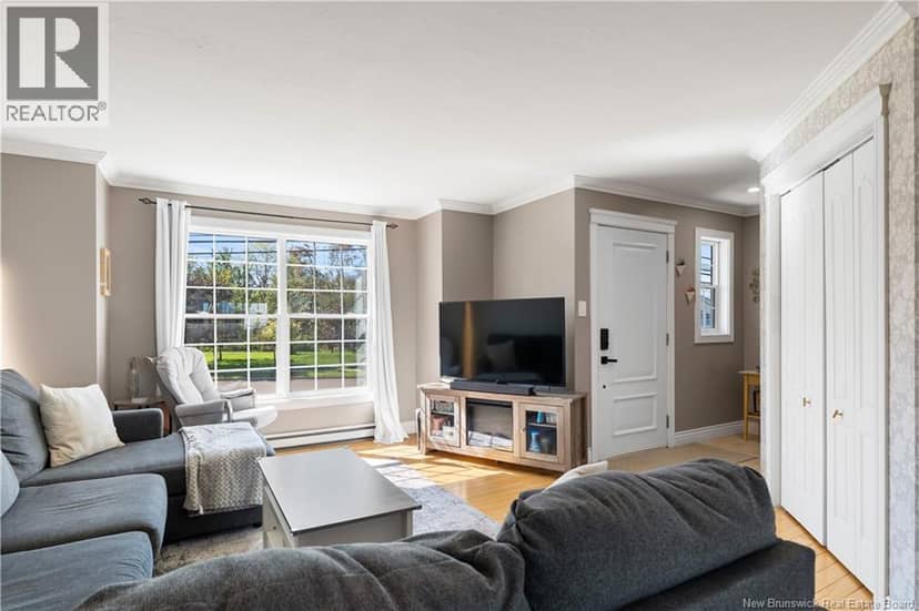 11 Gagnon Drive — photo 2 of 31