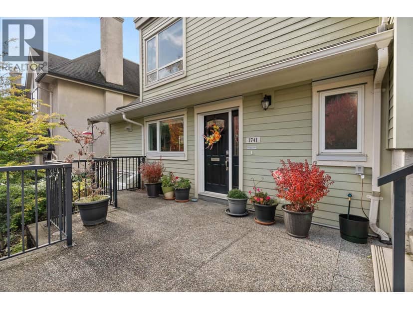 1741 CHESTERFIELD AVENUE, North Vancouver, photo 2