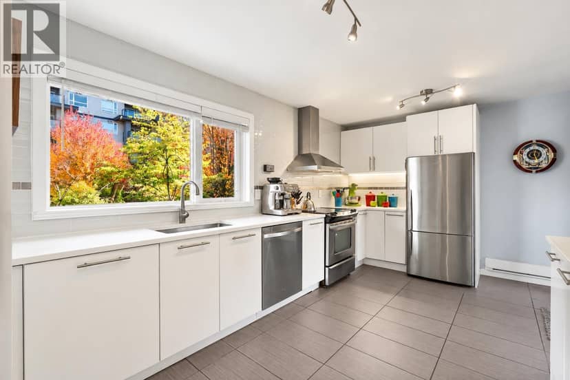 1741 CHESTERFIELD AVENUE, North Vancouver, photo 3