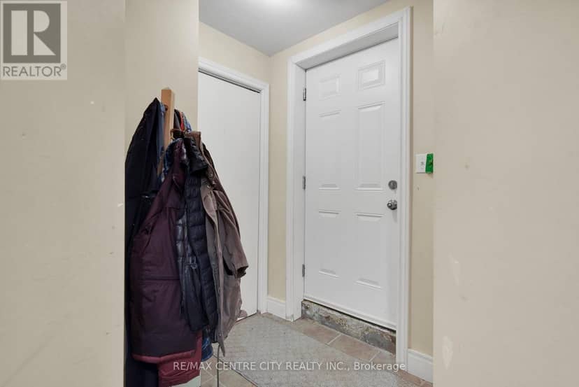 2 Saunby Street — photo 28 of 40