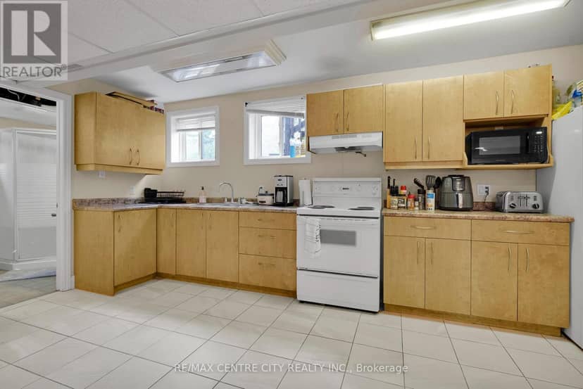 2 Saunby Street — photo 31 of 40