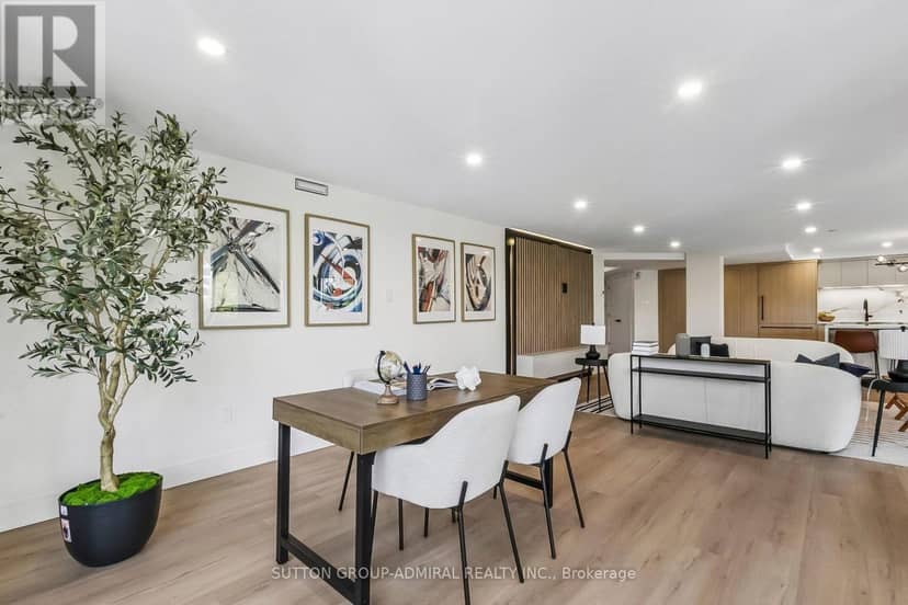 301 - 3900 Yonge Street — photo 17 of 40