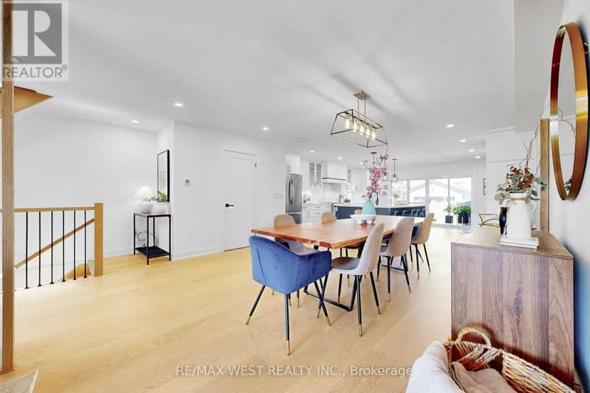 972 Castlefield Avenue — photo 11 of 40