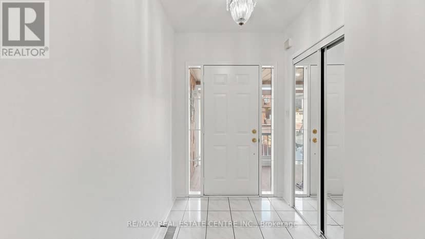 30 Culture Crescent, Brampton, photo 4